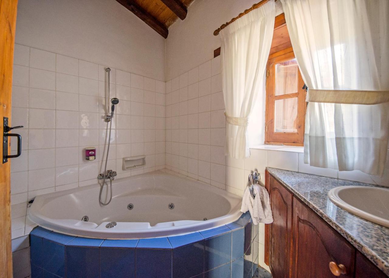 Linos Inn Какопетрия Екстериор снимка