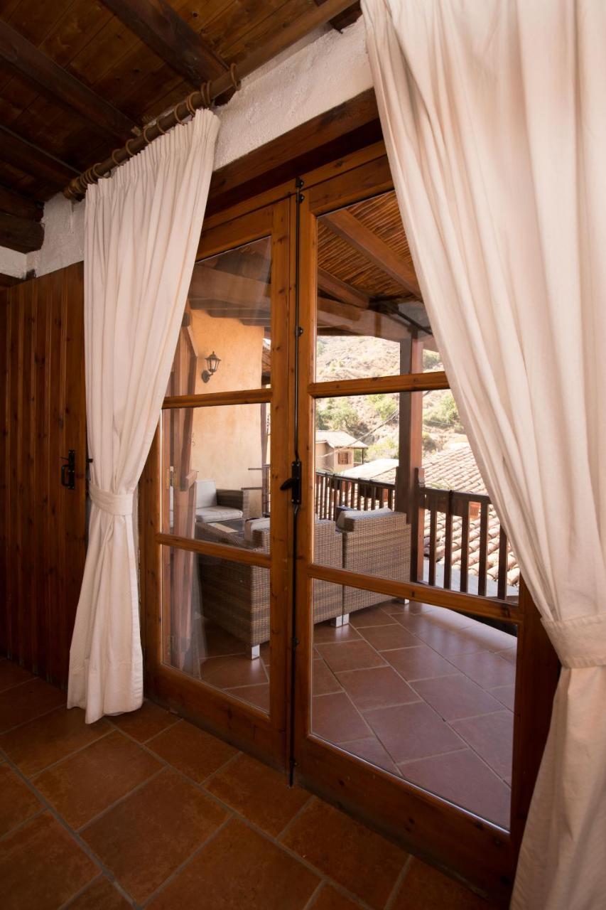 Linos Inn Какопетрия Екстериор снимка